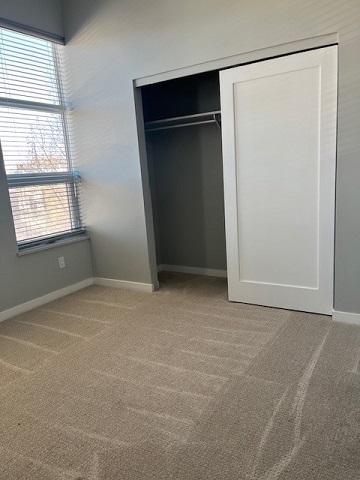 Spacious 2 Bedroom Town home with Garage & Private Courtyard